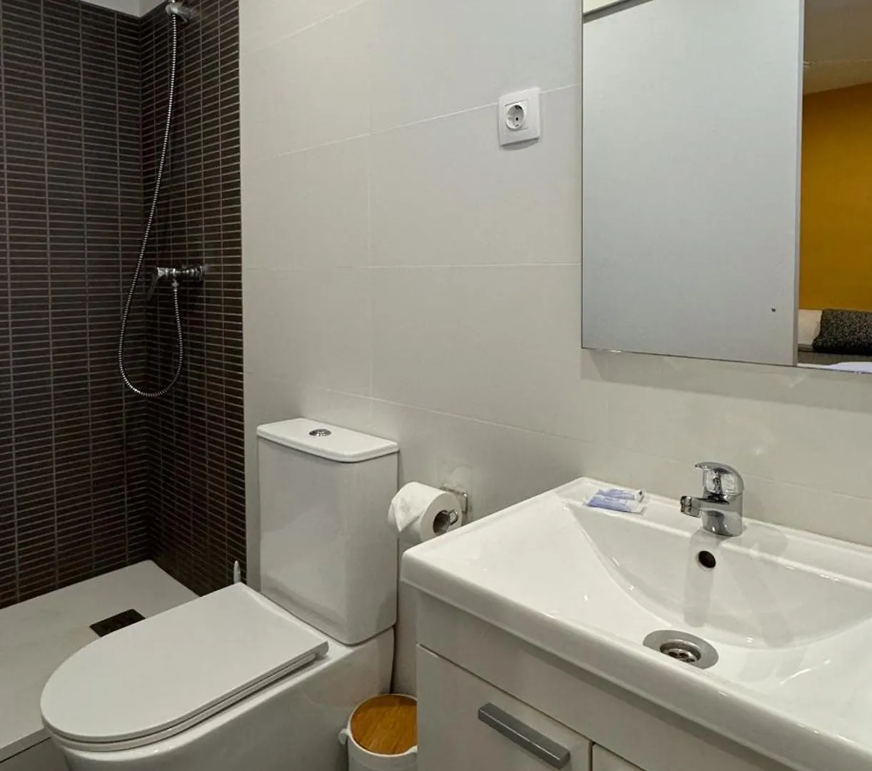 ** Guest house Hostal Oliveta Budget Barcelona Spain