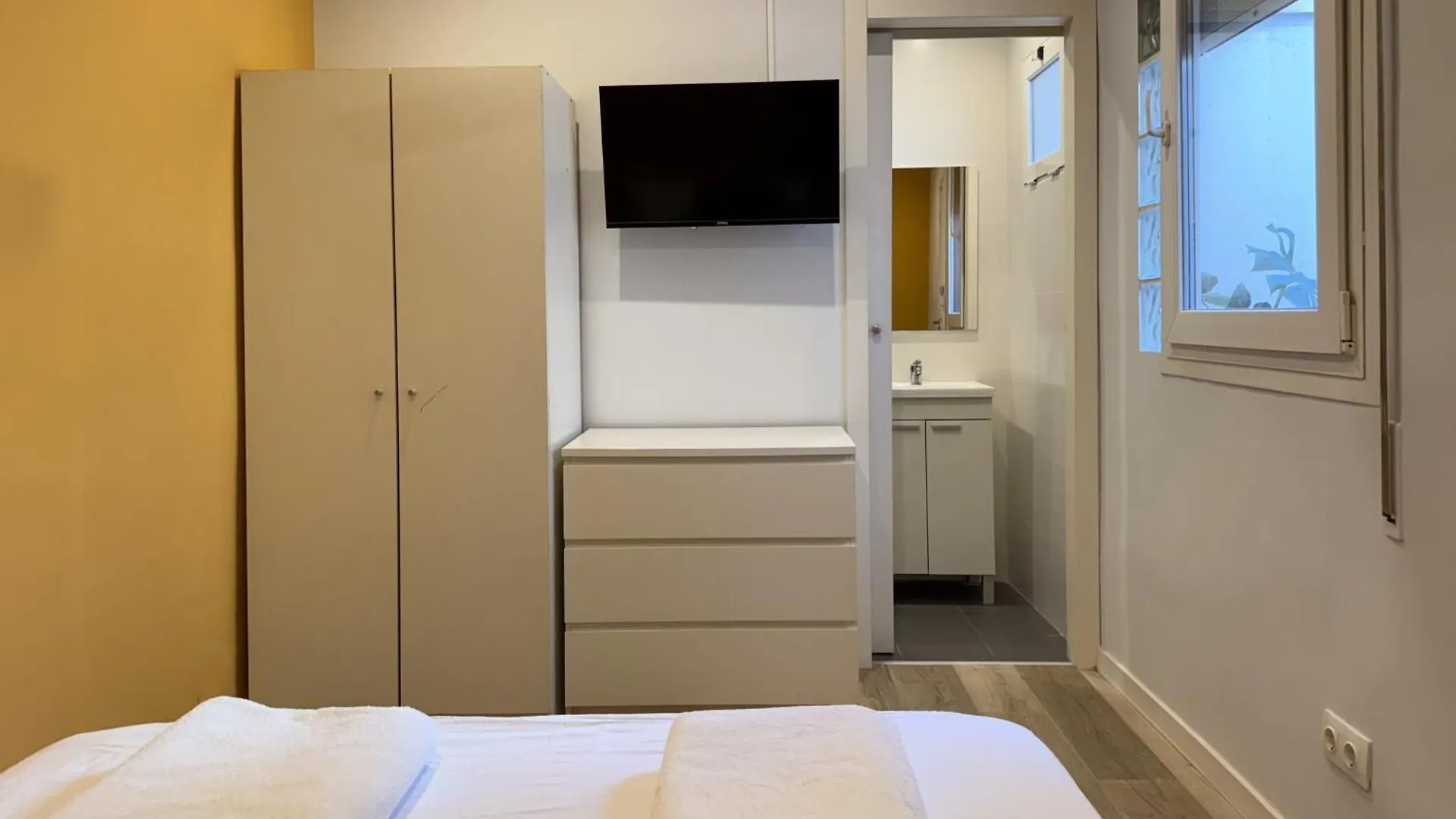 Guest house Hostal Oliveta Budget Barcelona