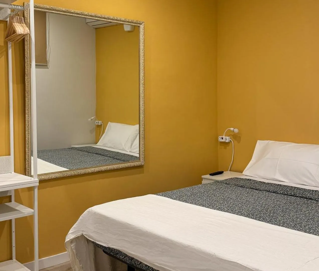 Hostal Oliveta Budget Barcelona Spain